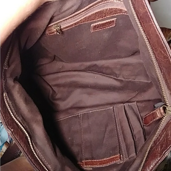 Vintage National Geographic leather purse-Made in Bolivia (12 in.x14 1/2 in.x 4) - Picture 6 of 8